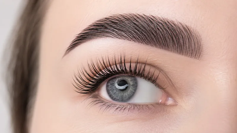 Lash and tinting services